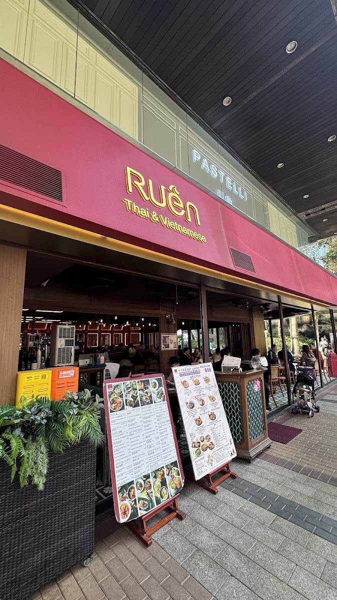 Ruên Thai & Vietnamese Photos 2